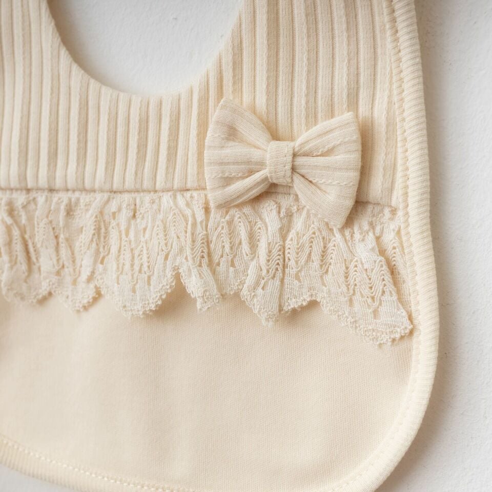 Nervürlü Kız 5'li Hastane Çıkışı