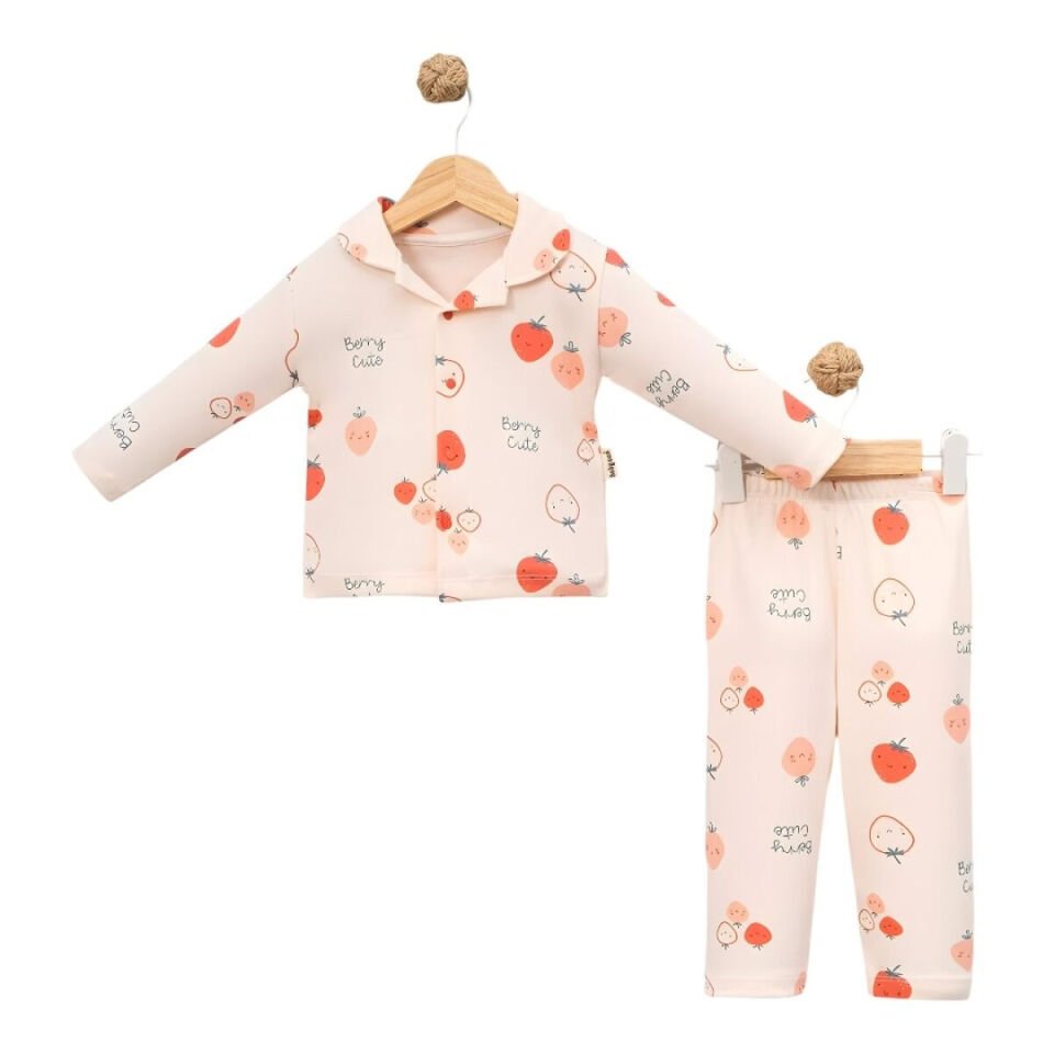 kiz-bebek-cilek-desenli-pamuklu-pijama-3-12-ay.jpg